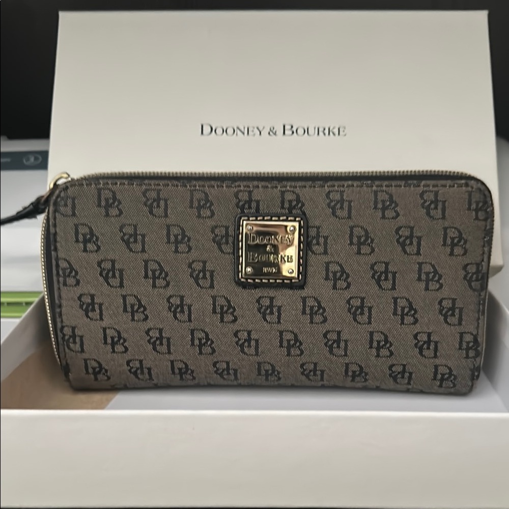 Dooney & Bourke Tan Logo Wallet